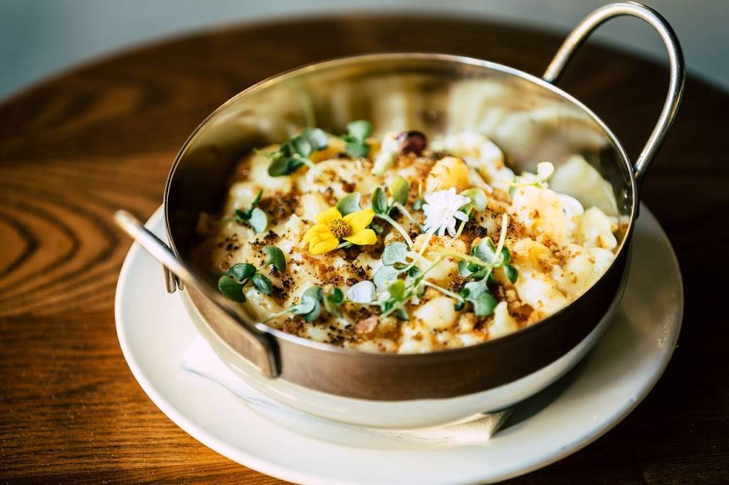 The Gray Tavern | restaurant | 10964 Ventura Blvd, Studio City, CA 91604, USA | 8183582363 OR +1 818-358-2363