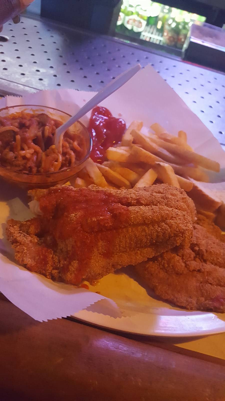 Ms. Winnies Kitchen Genos Bar & Grill | restaurant | 3908 W Fond Du Lac Ave, Milwaukee, WI 53216, USA | 4144478424 OR +1 414-447-8424