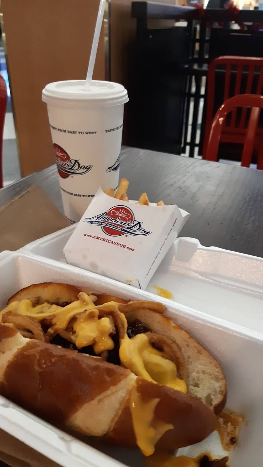 Americas Dog | restaurant | OHare International Airport (ORD), United Terminal 1 Concourse C, Chicago, IL 60666, USA | 7736869600 OR +1 773-686-9600