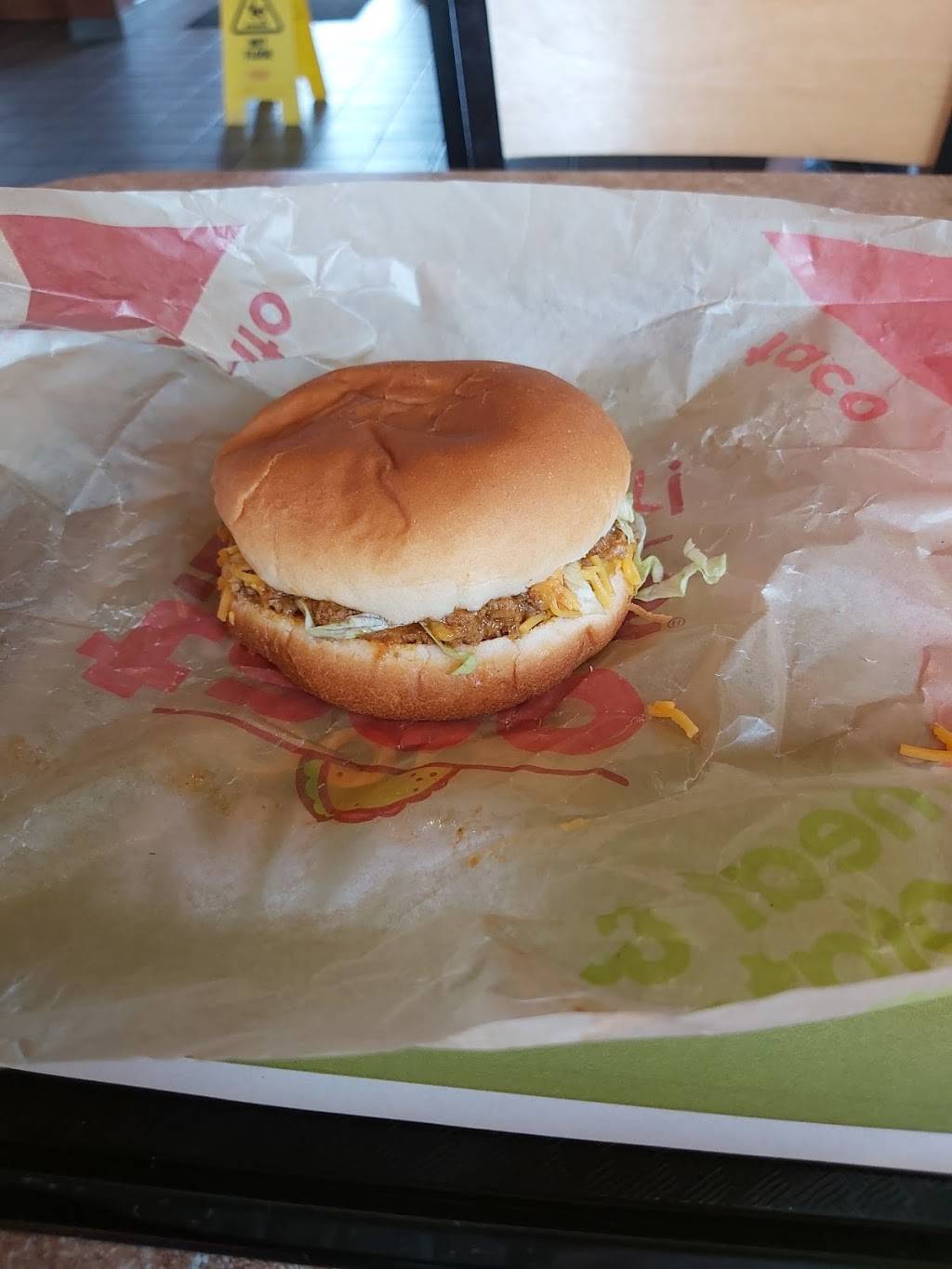 Taco Johns | restaurant | 2205 N Belt Hwy, St Joseph, MO 64506, USA | 8163642131 OR +1 816-364-2131