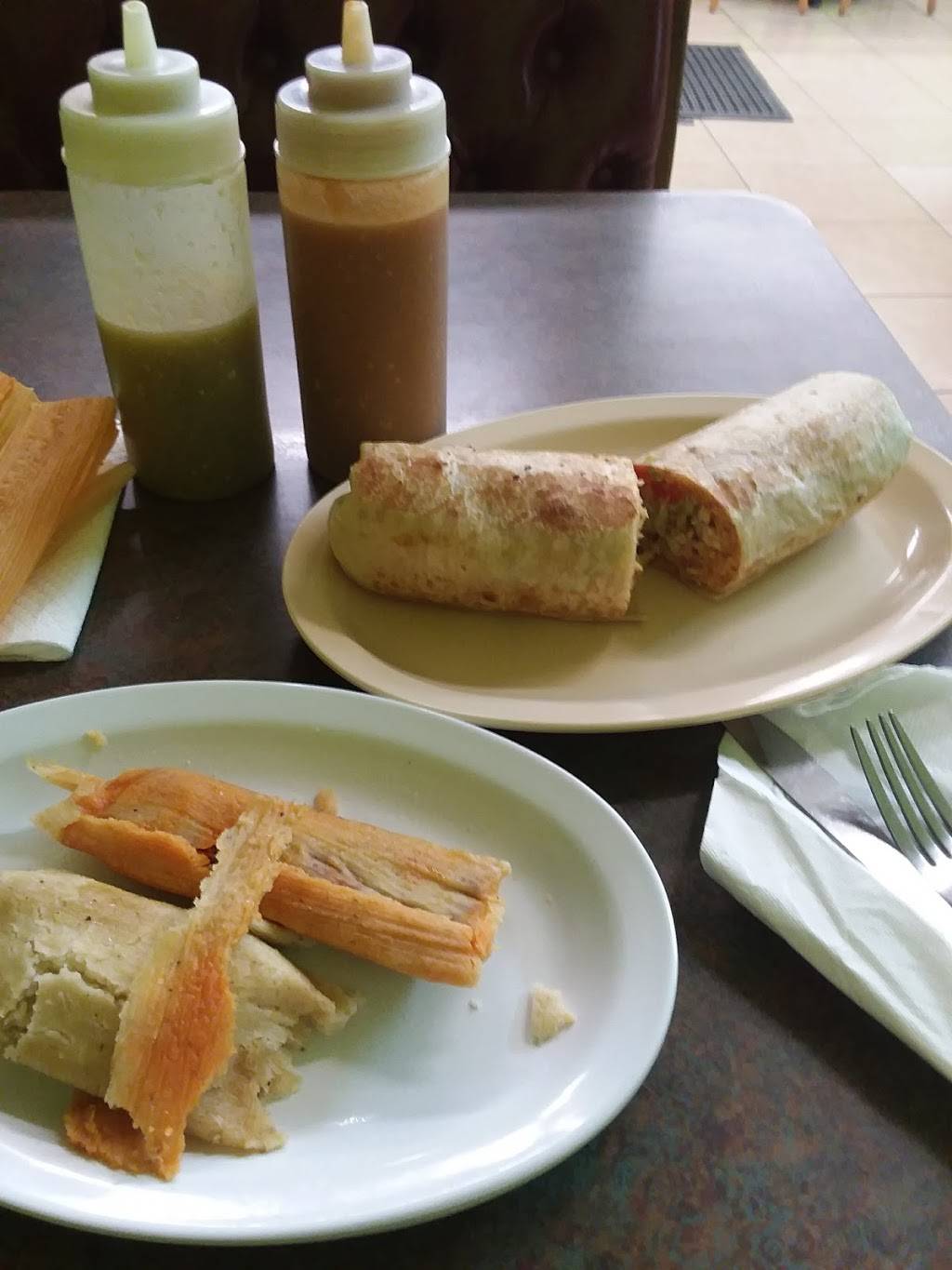 Restaurant y Tienda Mexicana Tierra Caliente | restaurant | 1111 S 1st St, Union City, TN 38261, USA | 7315999651 OR +1 731-599-9651