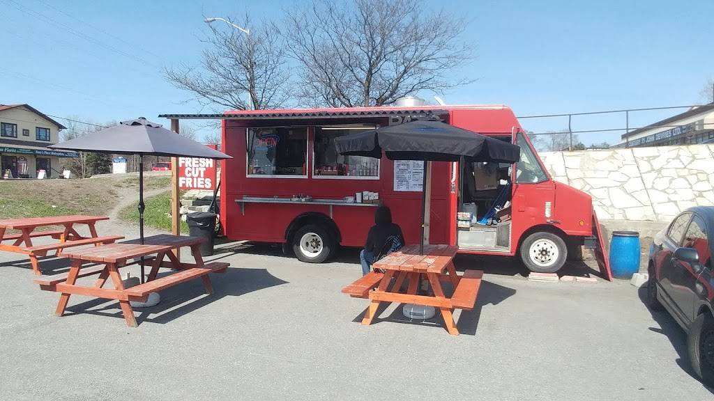 Pats Chip Truck | restaurant | 462 Hazeldean Rd, Kanata, ON K2L 1V3, Canada | 6138592837 OR +1 613-859-2837