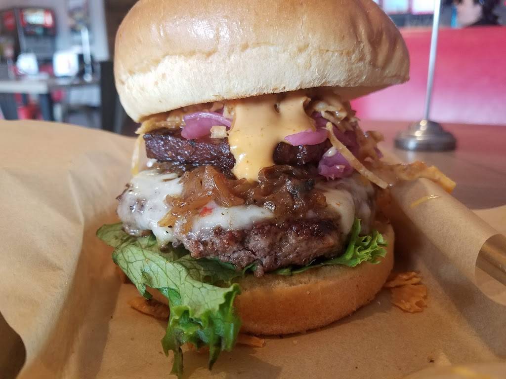 Aioli Gourmet Burgers | restaurant | 10652 N 32nd St, Phoenix, AZ 85028, USA | 6029715555 OR +1 602-971-5555