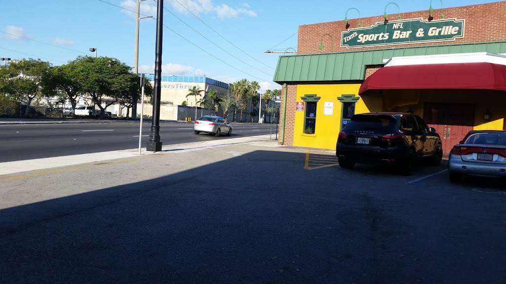 Old Toms Sports Bar | night club | 5001 NW 36th St, Miami Springs, FL 33166, USA | 3058886022 OR +1 305-888-6022