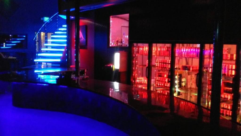 The Mansion Nightclub | night club | 3801 W Lake St, Stone Park, IL 60165, USA | 7082238605 OR +1 708-223-8605