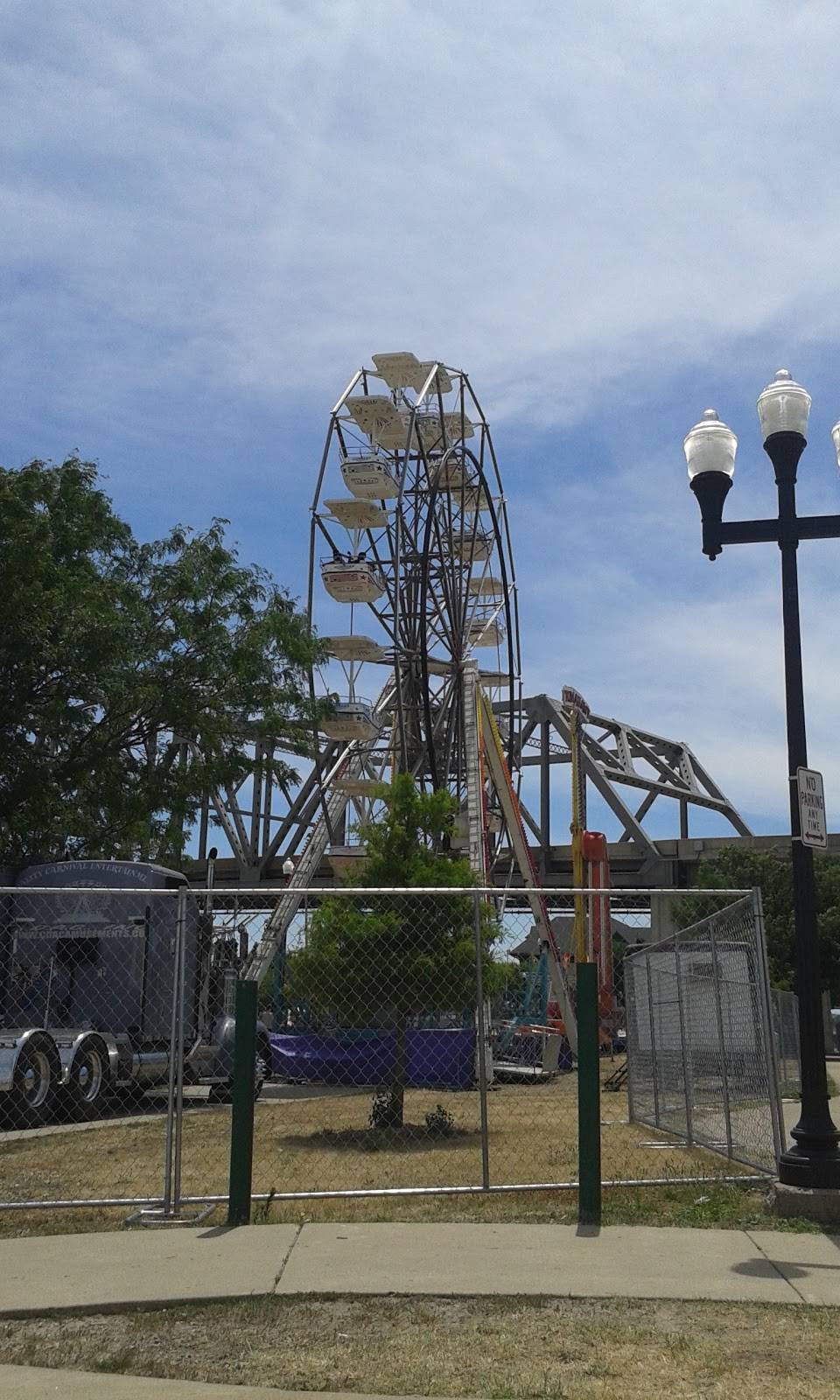 McDonalds | cafe | 2205 N Knoxville Ave, Peoria, IL 61603, USA | 3096854759 OR +1 309-685-4759