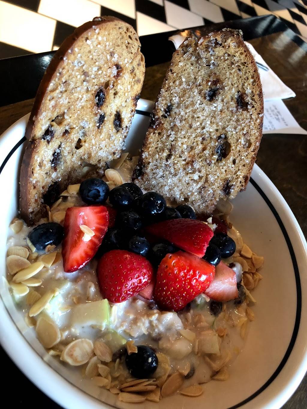 Corner Bakery Cafe | bakery | 301 N Market St #100, Dallas, TX 75202, USA | 2146518650 OR +1 214-651-8650