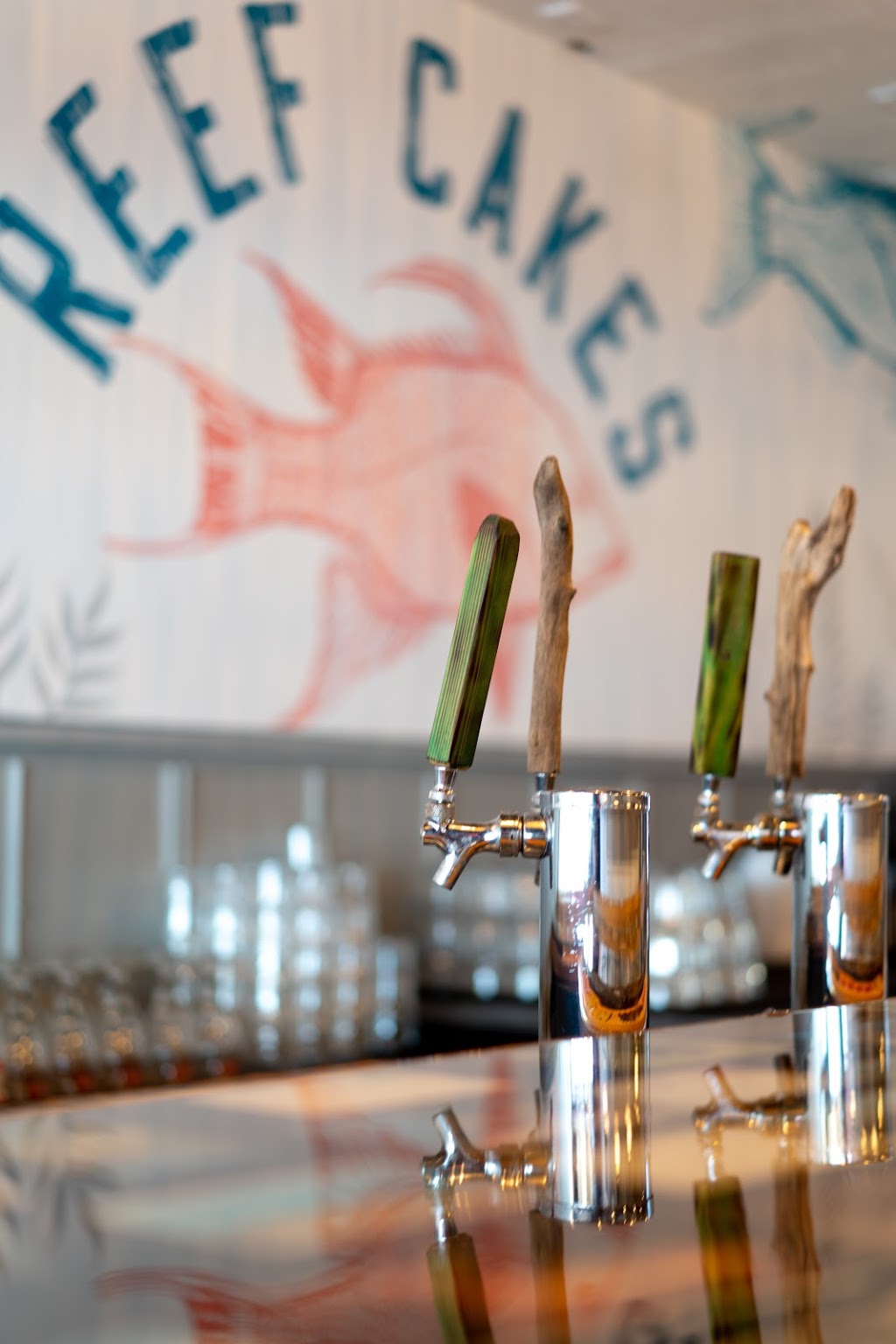 Reef Cakes | restaurant | 1812 S Osprey Ave, Sarasota, FL 34239, USA | 9414447968 OR +1 941-444-7968