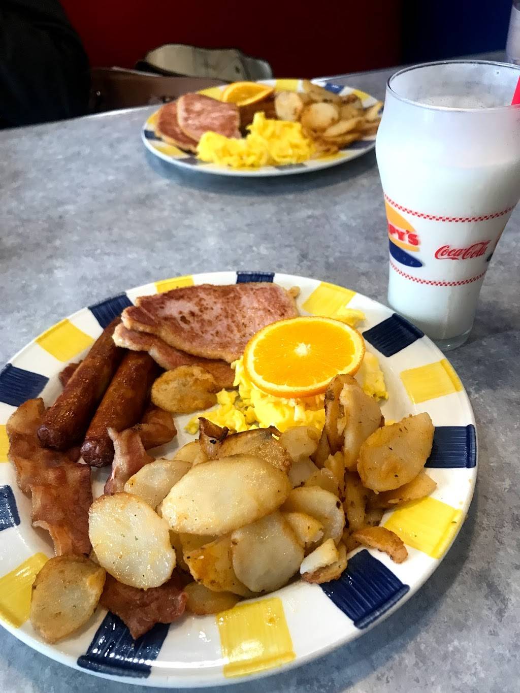 Wimpys Diner | restaurant | 10800 Bayview Ave, Richmond Hill, ON L4S 0A6, Canada | 9058836071 OR +1 905-883-6071