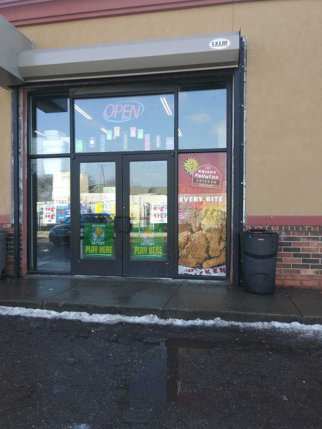 Krispy Krunchy Chicken & South Main Liquor | restaurant | 192 S Main St, Mt Clemens, MI 48043, USA | 5864698470 OR +1 586-469-8470