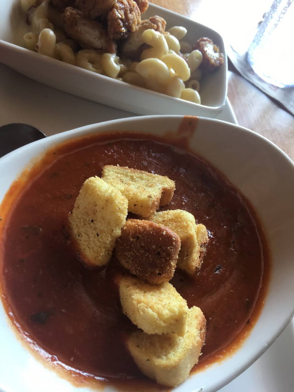 Applebees Grill + Bar | restaurant | 3702 Easton-Nazareth Hwy, Easton, PA 18045, USA | 6109237611 OR +1 610-923-7611