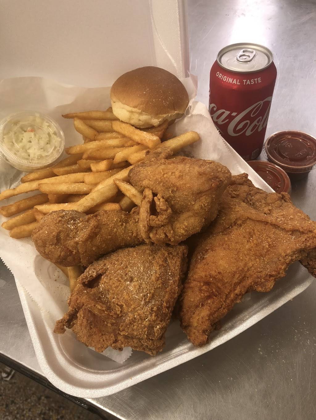 Golden Chicken | restaurant | 3428 W Villard Ave, Milwaukee, WI 53209, USA | 4144628630 OR +1 414-462-8630