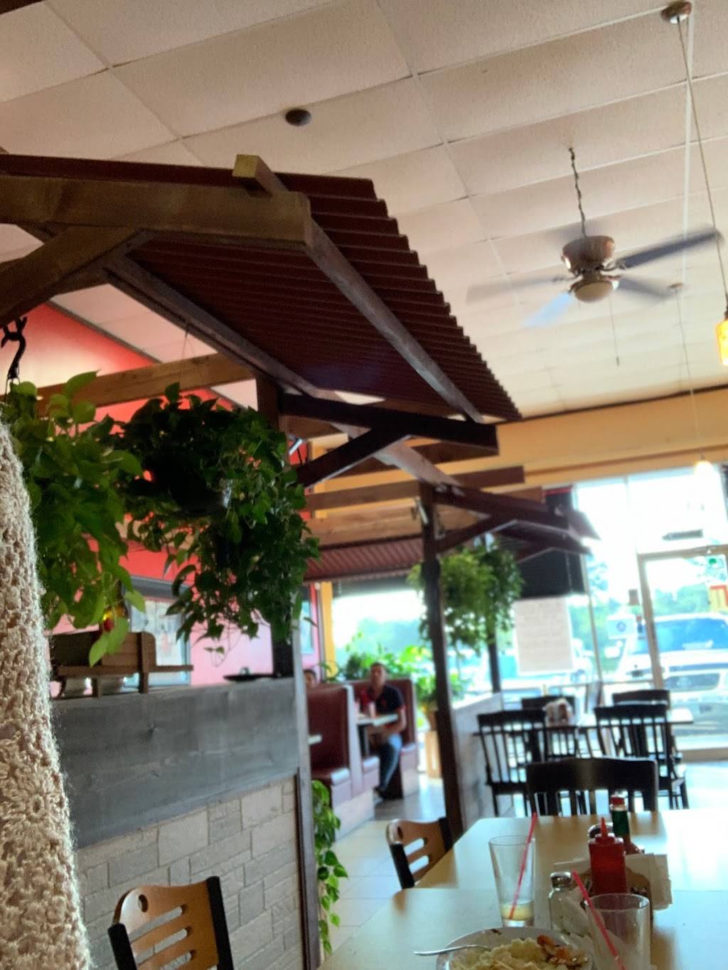 La Familia Restaurant And Pupuseria | restaurant | Yorkshire Plaza, 16427 W Little York Rd, Houston, TX 77084, USA | 8326747757 OR +1 832-674-7757