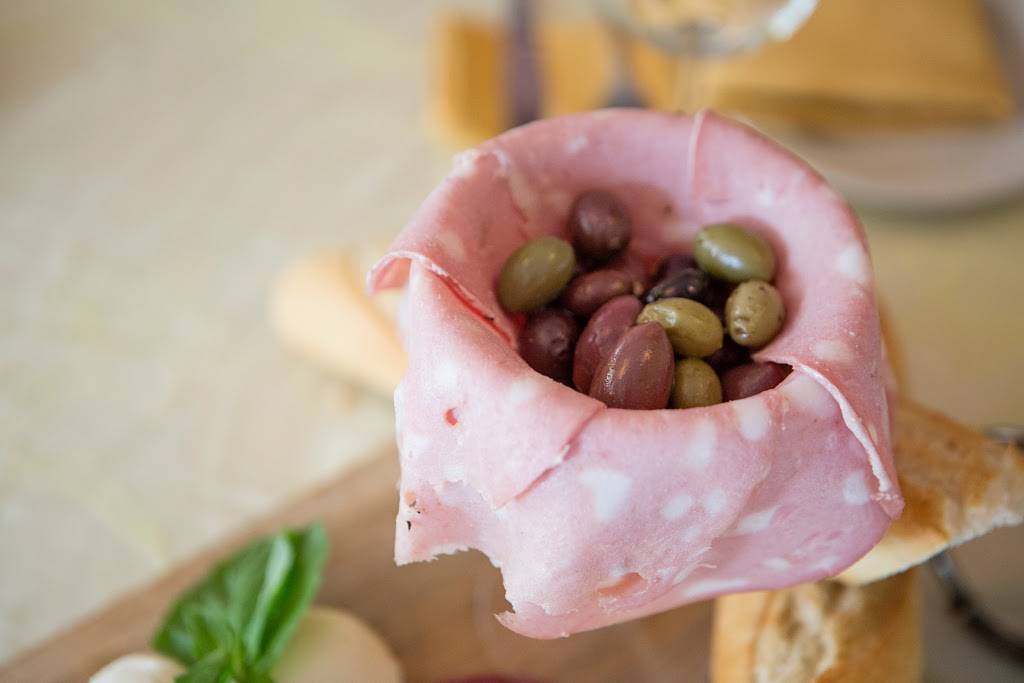 Osteria Alfredo | restaurant | 210 Marlboro Ave, Easton, MD 21601, USA | 4108229088 OR +1 410-822-9088