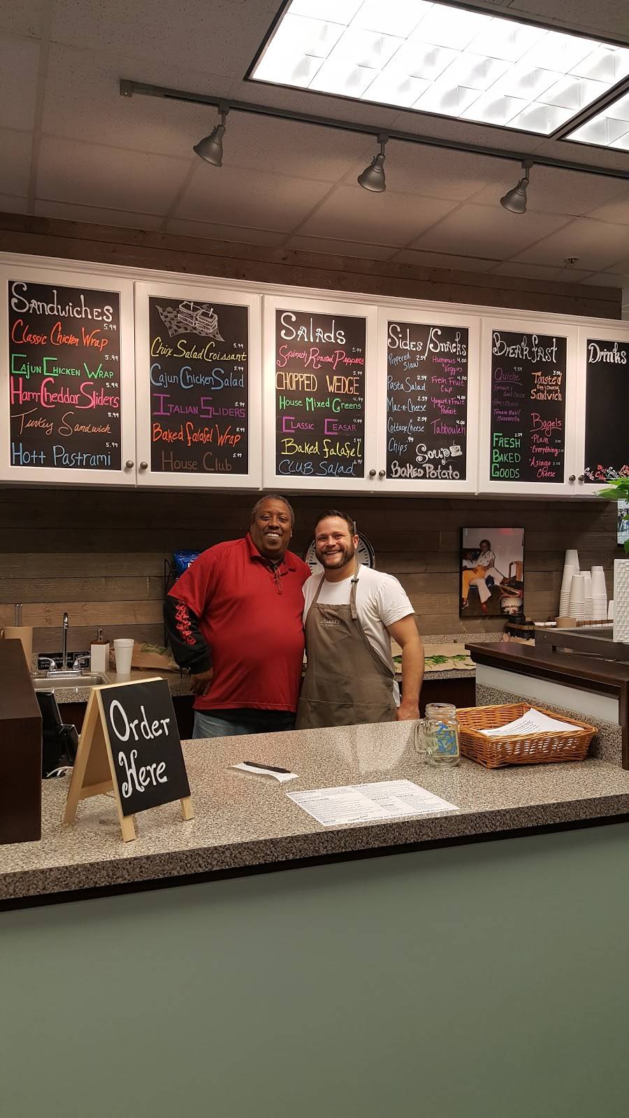 Hamads On Main | restaurant | 121 S Main St Suite #101, Akron, OH 44308, USA | 3306157544 OR +1 330-615-7544