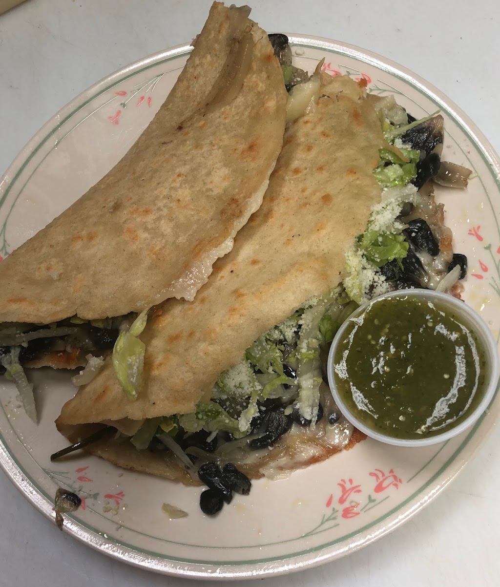 La Cueva Deli & Mexican grill | restaurant | 1182 W Farms Rd, Bronx, NY 10459, USA | 7185892409 OR +1 718-589-2409