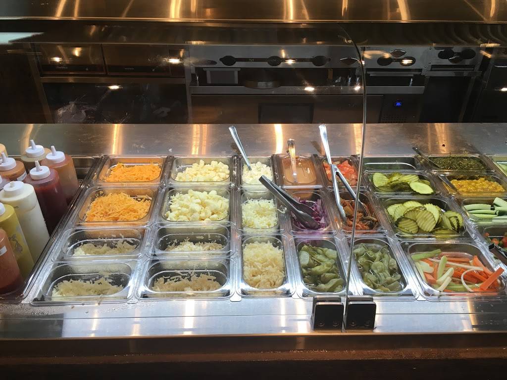 Fancy Franks Gourmet Hot Dogs | restaurant | 484 Parliament St, Toronto, ON M4X 1P2, Canada | 6473503647 OR +1 647-350-3647