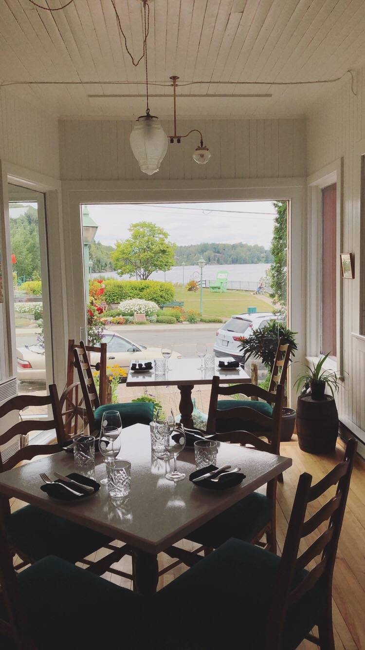 La Belle Histoire | restaurant | 75 Chemin Masson, Sainte-Marguerite-du-Lac-Masson, QC J0T 1L0, Canada | 4502281595 OR +1 450-228-1595