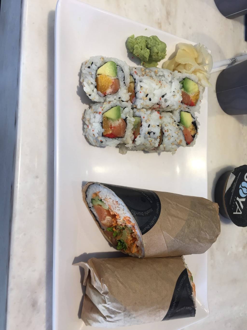 Sushi Shop | restaurant | 2564 Yonge St, Toronto, ON M4P 2J3, Canada | 6477486768 OR +1 647-748-6768