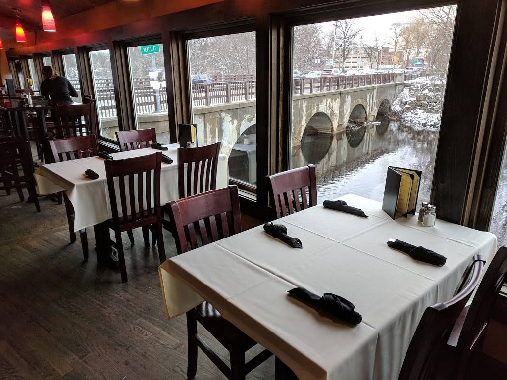 Waterfords Restaurant & Pub | restaurant | 2 Bridge St, Dedham, MA 02026, USA | 7813296034 OR +1 781-329-6034
