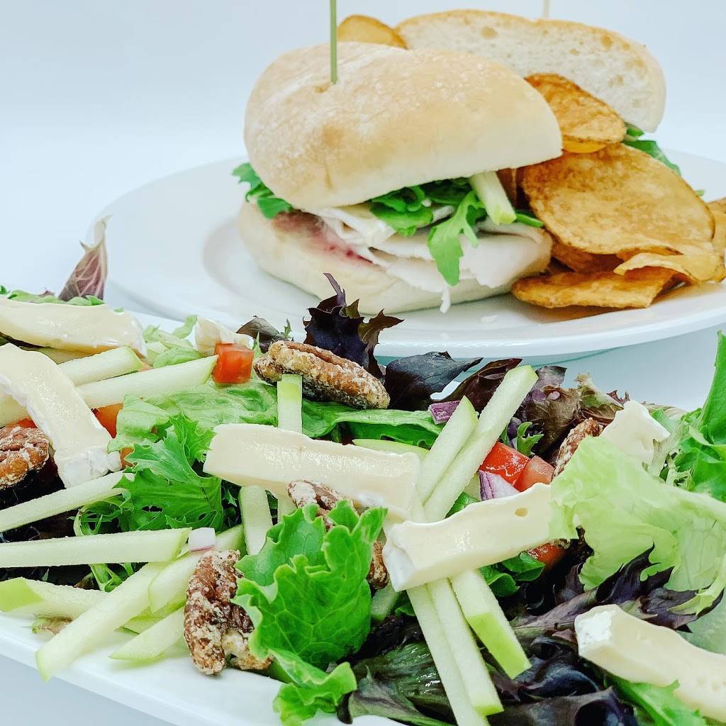 Seabreeze Bar & Restaurant | restaurant | 1882 State Rd 1155, Ocean Isle Beach, NC 28469, USA | 9107545540 OR +1 910-754-5540