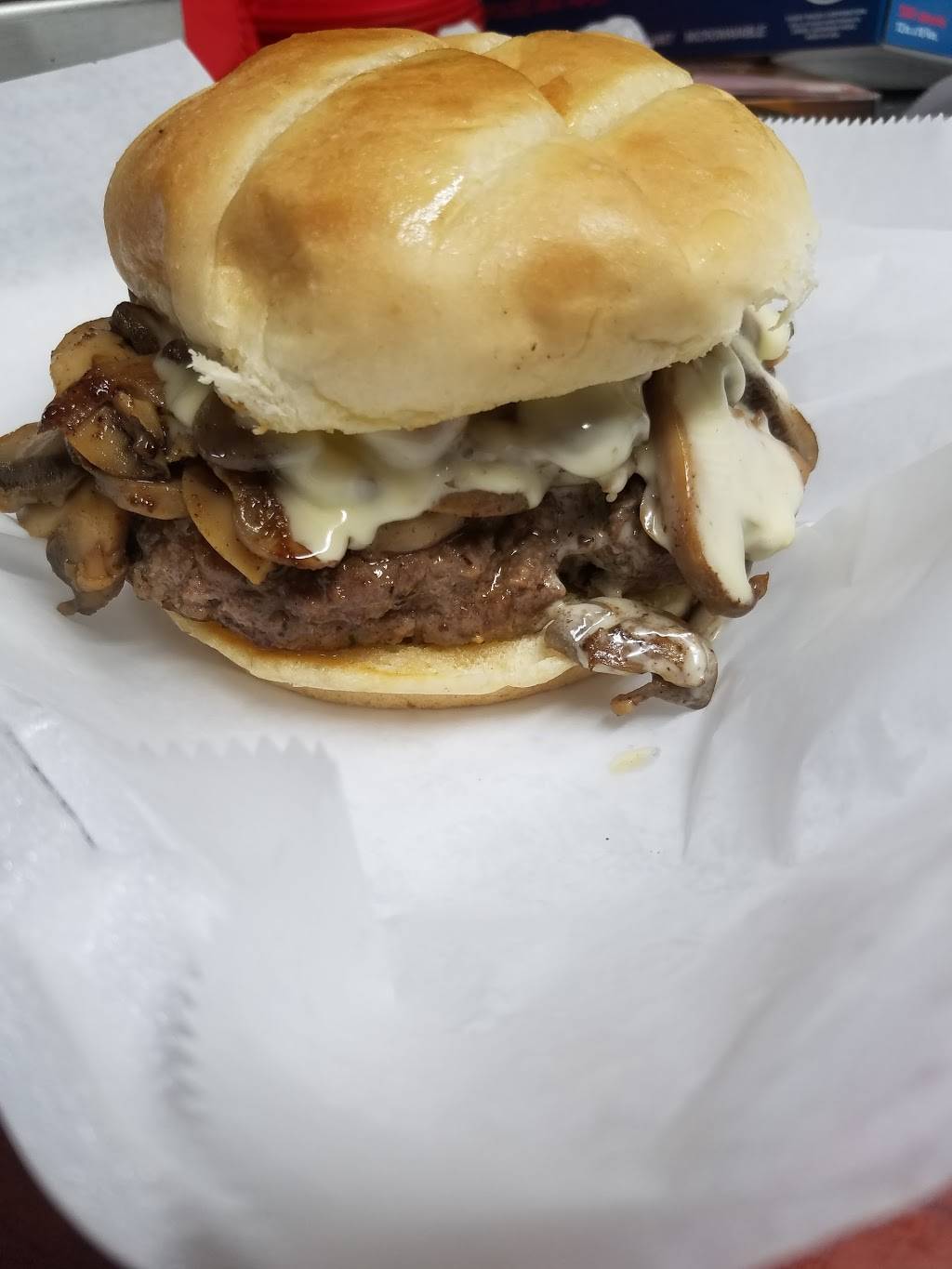 Big Rs Hogs & Dogs | restaurant | 1876 W Ludington Dr, Farwell, MI 48622, USA | 9895444066 OR +1 989-544-4066