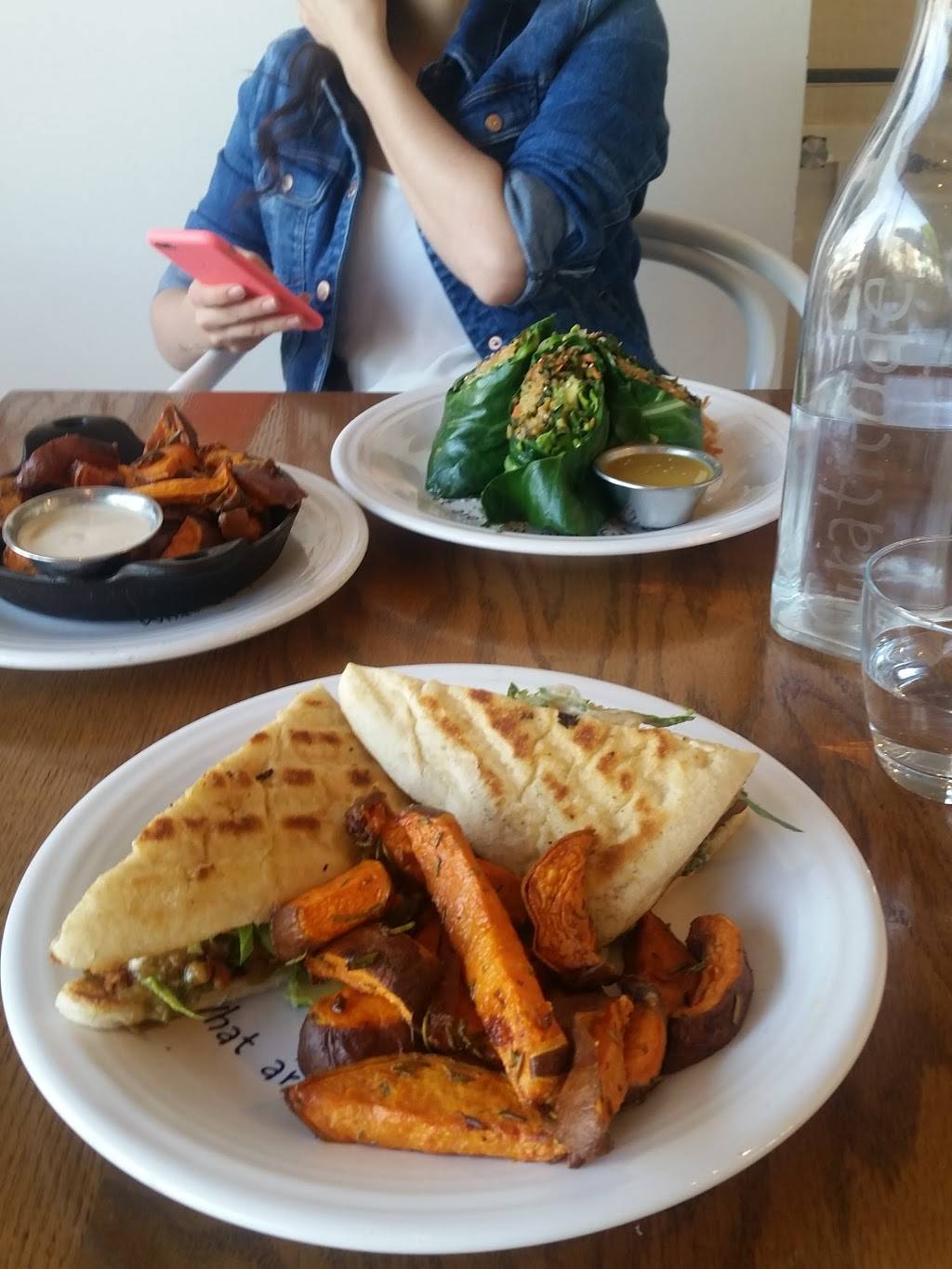 Cafe Gratitude | cafe | 639 N Larchmont Blvd, Los Angeles, CA 90004, USA | 3235806383 OR +1 323-580-6383