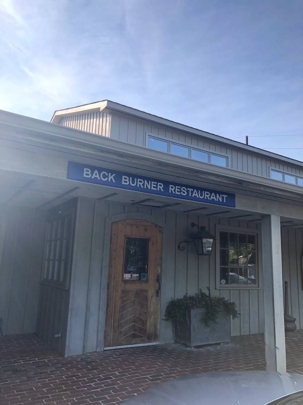 Back Burner Restaurant & Tavern | restaurant | 9586, 425 Hockessin Corner, Hockessin, DE 19707, USA | 3022392314 OR +1 302-239-2314