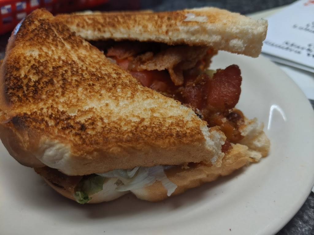 Snow White Drive in | restaurant | 1714 W Main St, Lebanon, TN 37087, USA | 6154434299 OR +1 615-443-4299