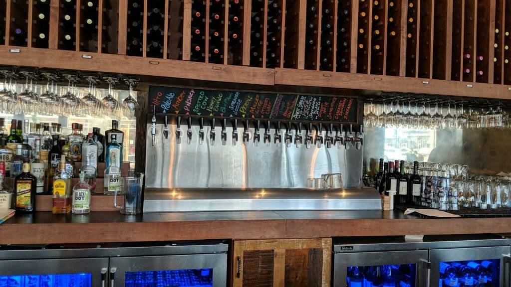 Pizza Man Oak Creek | restaurant | 7974 South Main Street, Oak Creek, WI 53154, USA | 4148561000 OR +1 414-856-1000