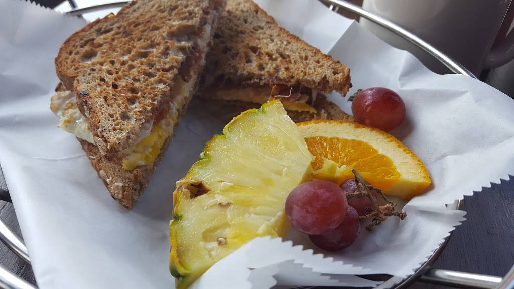 Picassos Coffee House | bakery | 101 N Main St, St Charles, MO 63301, USA | 6369252911 OR +1 636-925-2911