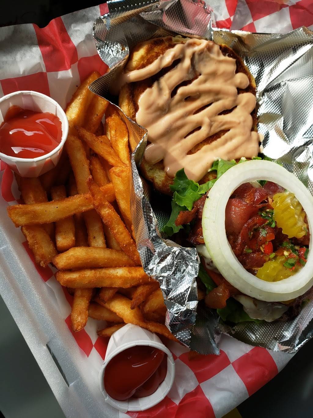 Blueprint Burgers And Melts | restaurant | 3001 White Bear Ave, Maplewood, MN 55109, USA | 6517482985 OR +1 651-748-2985