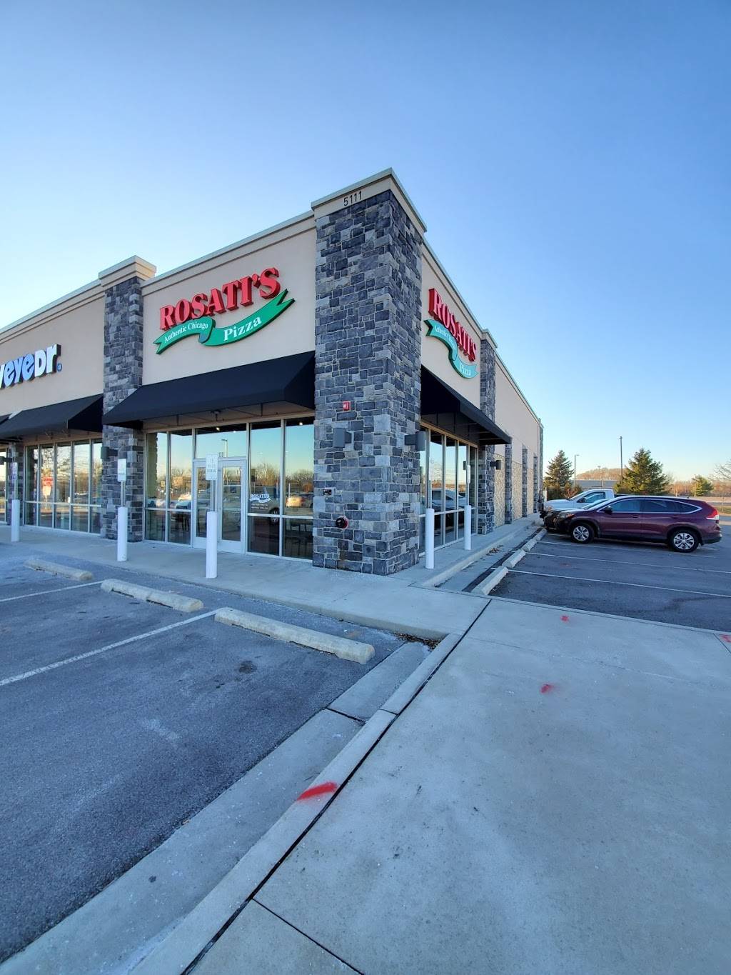 Rosatis Pizza | restaurant | 5111 N Main St #400, Mishawaka, IN 46545, USA | 5743187778 OR +1 574-318-7778