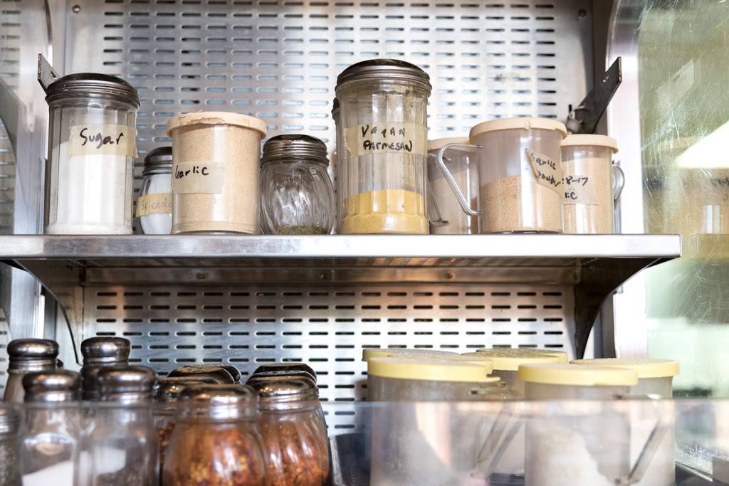 Brick Oven Pizzeria | meal delivery | 624 S 72nd St, Omaha, NE 68114, USA | 4023932270 OR +1 402-393-2270