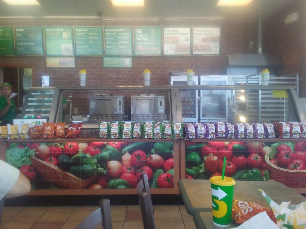 Subway | restaurant | 1360 W Jackson St, Auburn, IL 62615, USA | 2174382036 OR +1 217-438-2036