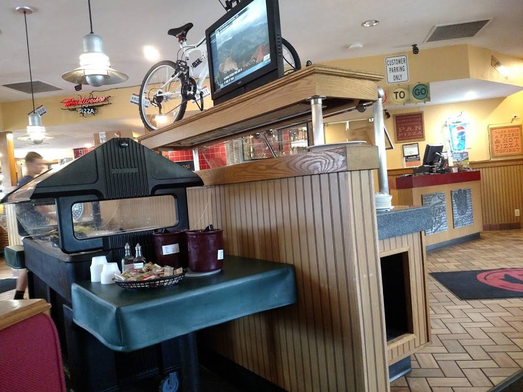 Pizza Hut | restaurant | 800 S Market St, Loudonville, OH 44842, USA | 4199945511 OR +1 419-994-5511