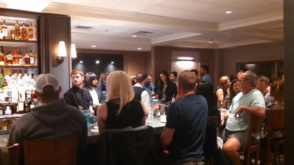 Hull & Mason Pub | restaurant | 1000 Marriott Dr, Quincy, MA 02169, USA | 6177742078 OR +1 617-774-2078