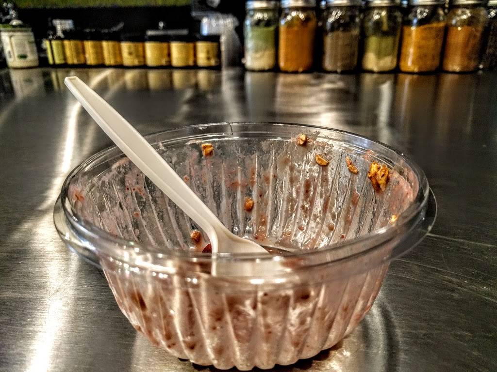 The Weekly Juicery | restaurant | 632 E Market St Suite 102, Louisville, KY 40204, USA | 5028822822 OR +1 502-882-2822