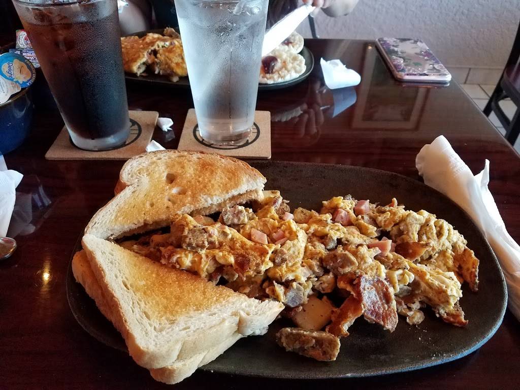 The Roots Restaurant Tavern | restaurant | 2011 Melbourne Ct, Melbourne, FL 32901, USA | 3212200636 OR +1 321-220-0636