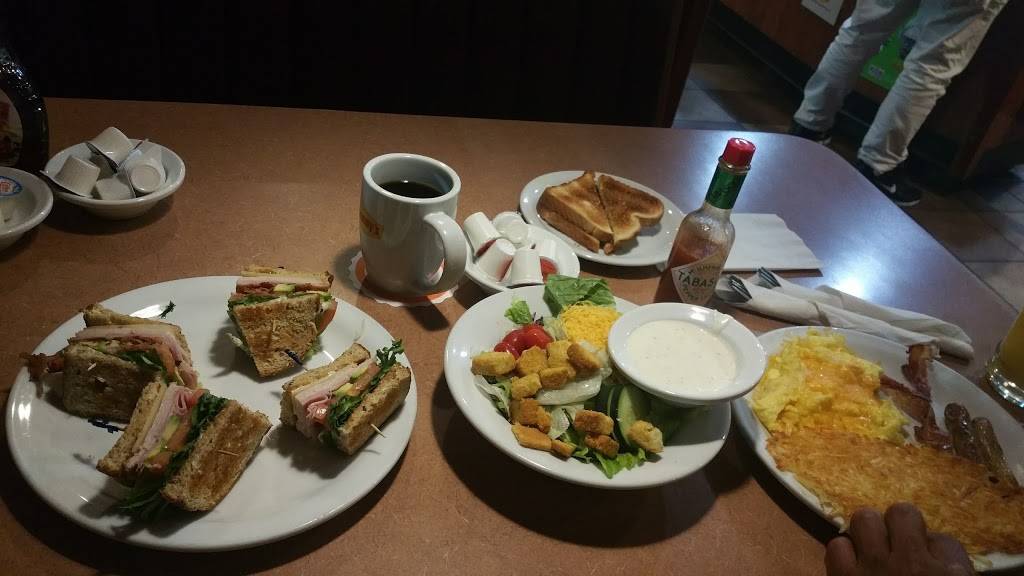 Dennys | restaurant | 13201 Gladstone Ave, Sylmar, CA 91342, USA | 8188337808 OR +1 818-833-7808
