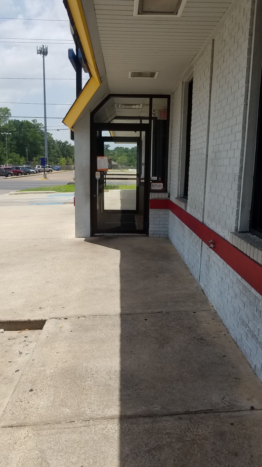 Burger King | restaurant | 1715 N West Ave, El Dorado, AR 71730, USA | 8706673123 OR +1 870-667-3123