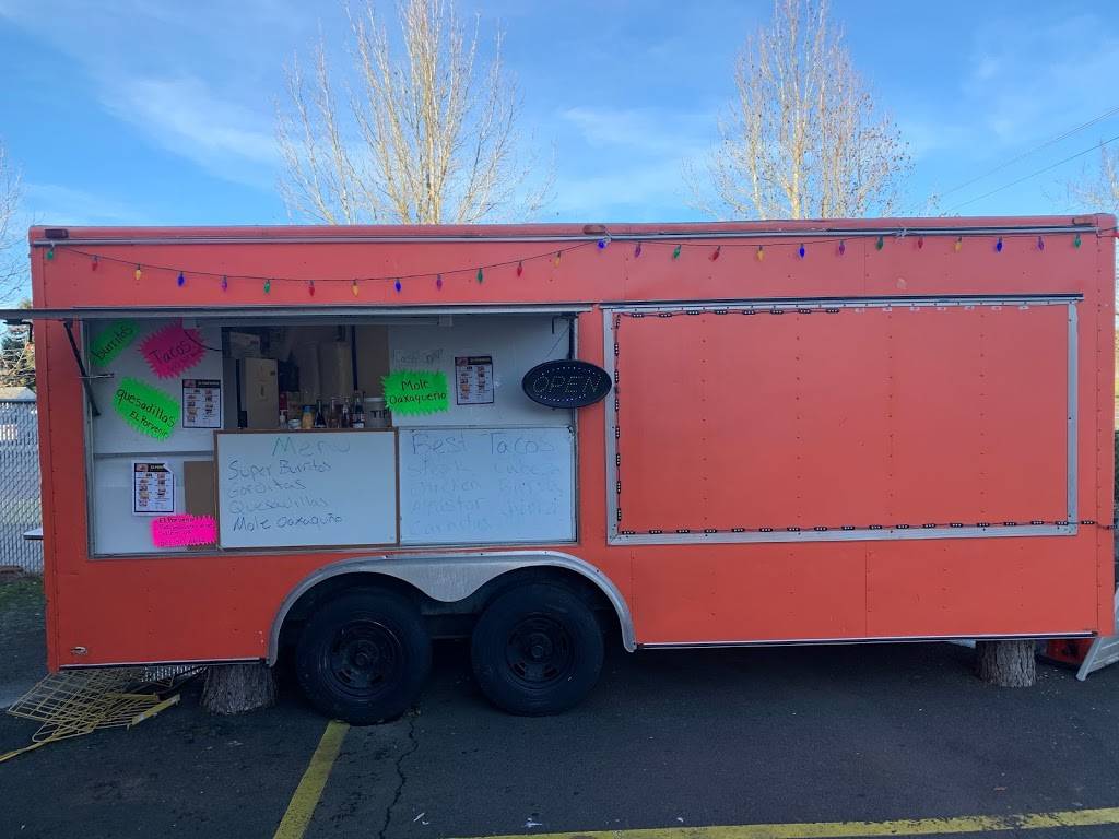 El porvenir Mexican cuisine | restaurant | 3505 Lancaster Dr NE, Salem, OR 97305, USA | 5034216602 OR +1 503-421-6602