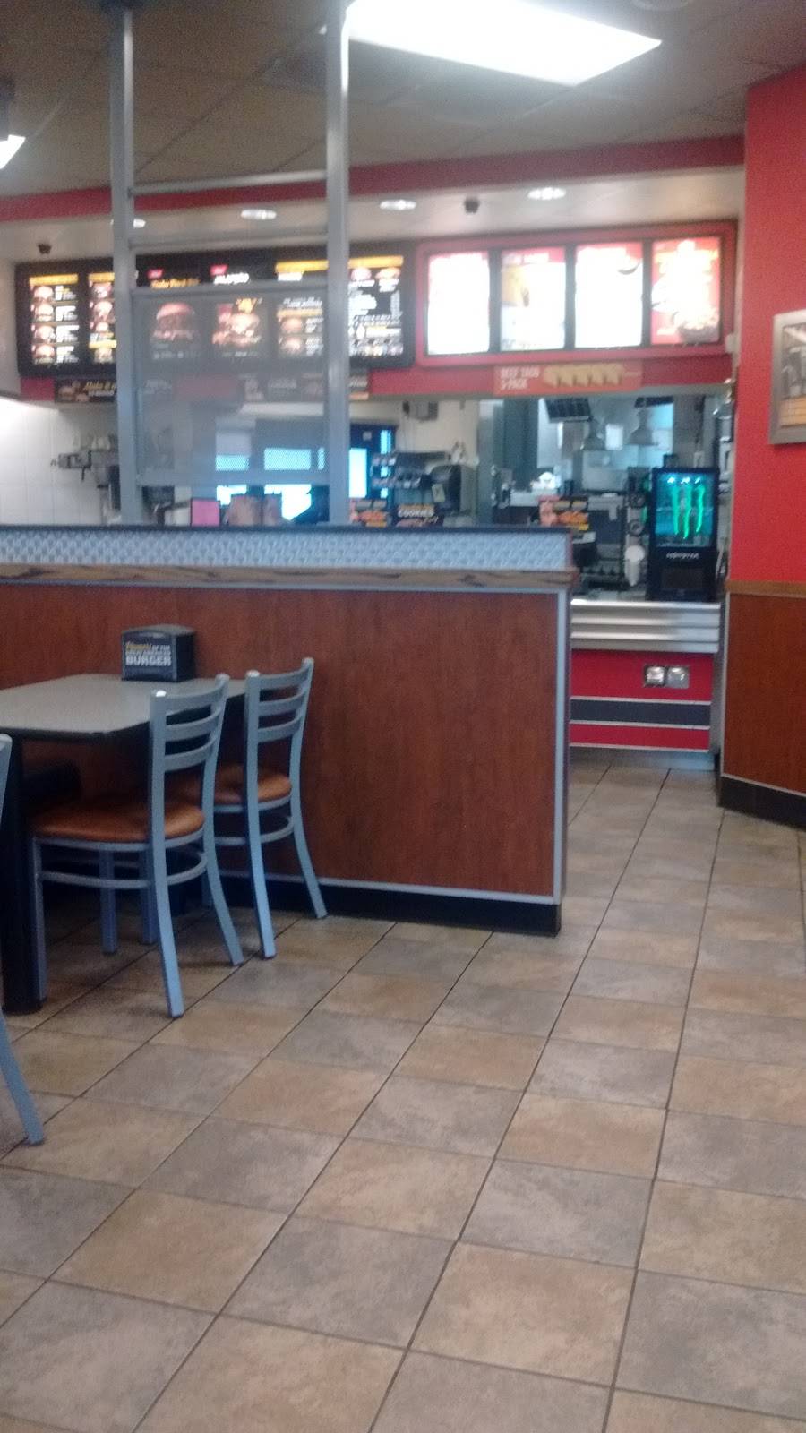 Hardees | restaurant | 3808 S Western Ave, Marion, IN 46953, USA | 7656771110 OR +1 765-677-1110