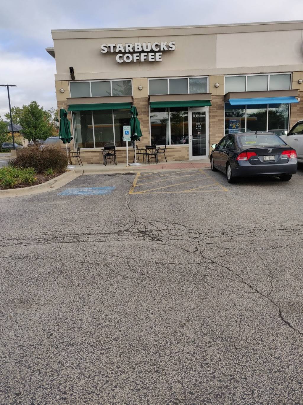 Starbucks | cafe | 115 W Geneva Rd, Wheaton, IL 60187, USA | 6302210753 OR +1 630-221-0753