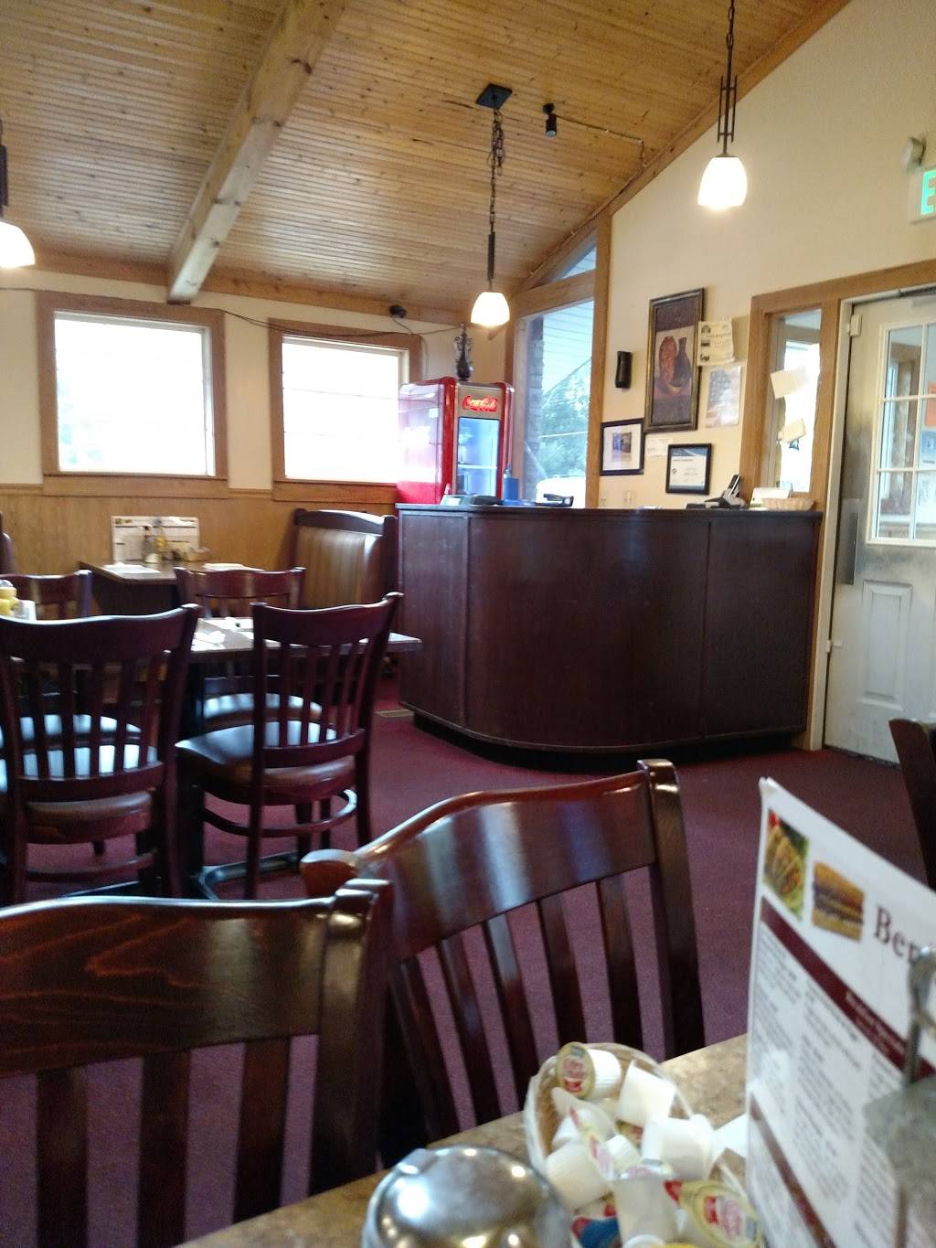 Benjamins Family Dining | restaurant | 2372 IN-163, Clinton, IN 47842, USA | 7658323122 OR +1 765-832-3122