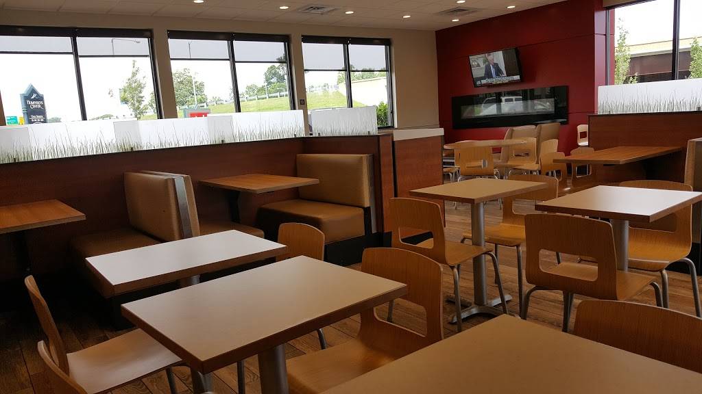 Wendys | restaurant | 6143 Walnut Grove Rd, Memphis, TN 38120, USA | 9017474707 OR +1 901-747-4707