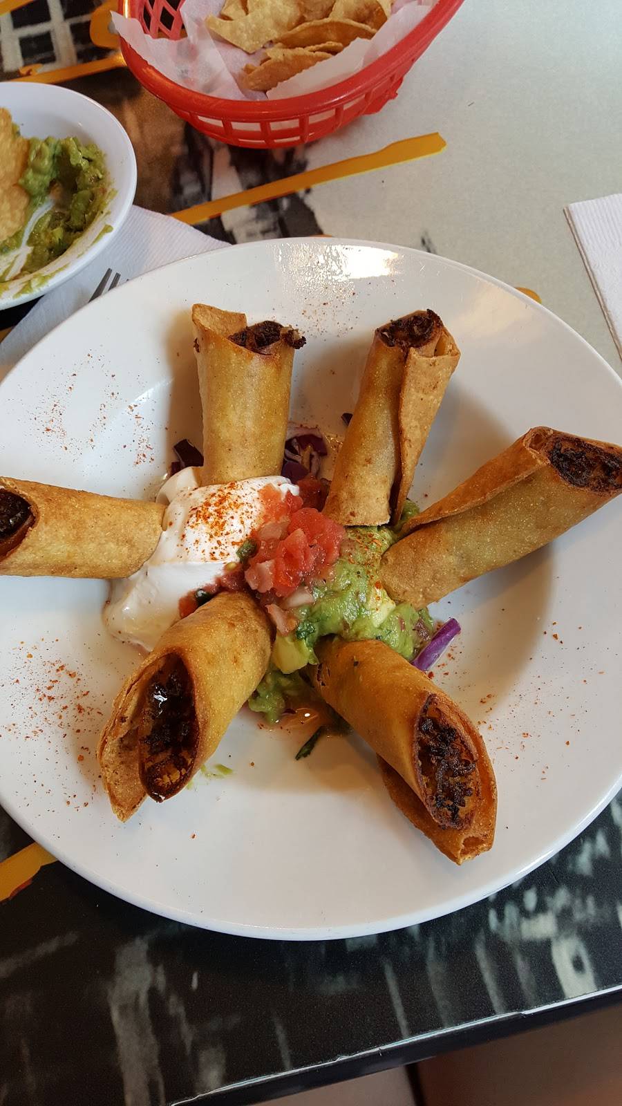 Wahoos Fish Taco | restaurant | 444 N Harbor Blvd, Fullerton, CA 92832, USA | 7145254110 OR +1 714-525-4110