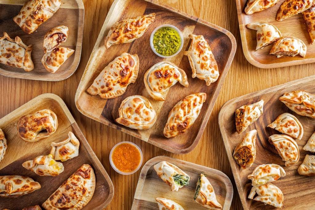 5411 Empanadas | Wicker Park | cafe | 2045 W North Ave, Chicago, IL 60647, USA | 7732768344 OR +1 773-276-8344