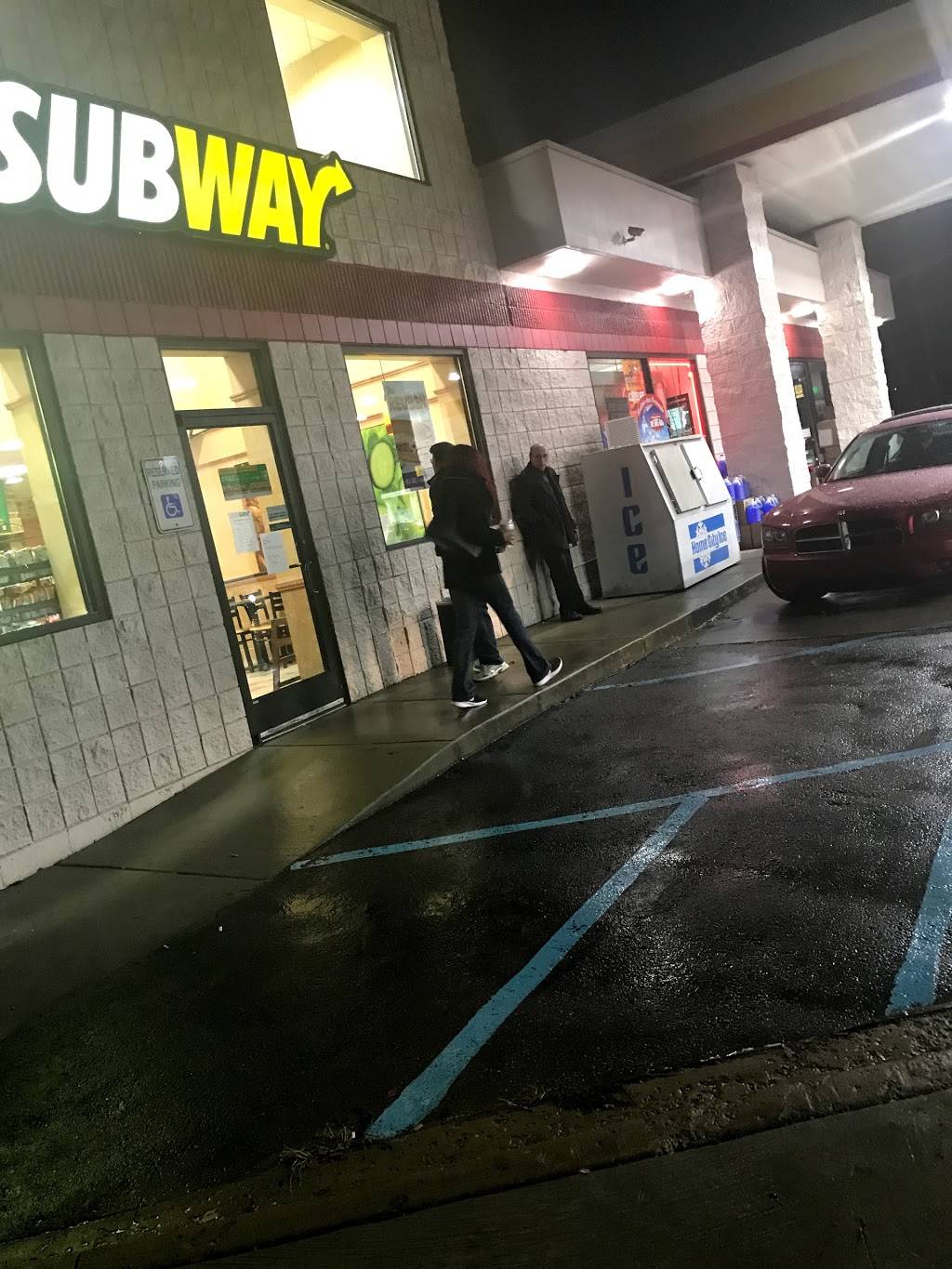 Subway | restaurant | 35335 Eureka Rd, Romulus, MI 48174, USA | 7349556811 OR +1 734-955-6811