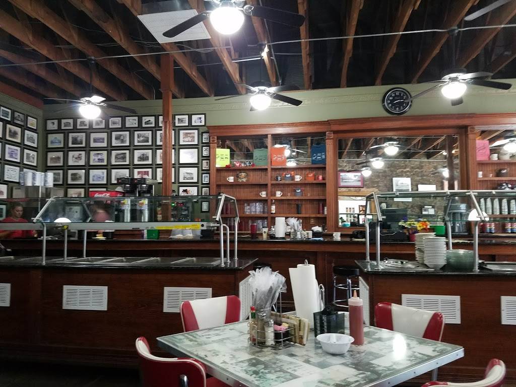 Ozark Cafe | meal takeaway | 107 E Court St, Jasper, AR 72641, USA | 8704462976 OR +1 870-446-2976